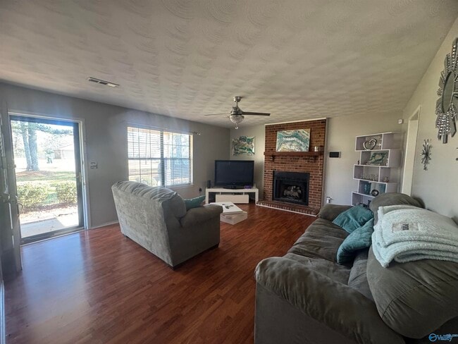 Building Photo - 117 Water Oak Ct