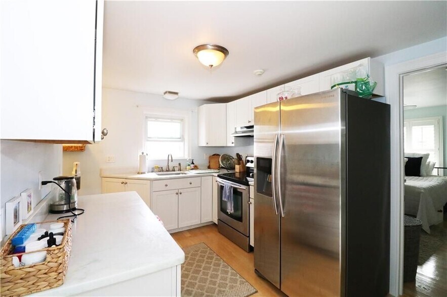 Building Photo - 249 Tuckerman Ave