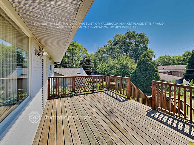 Building Photo - 327 Hemlock Ave