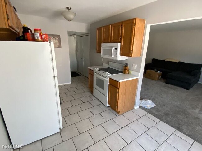 Building Photo - 2 br, 1.5 bath House - 50070 S Benny Ct