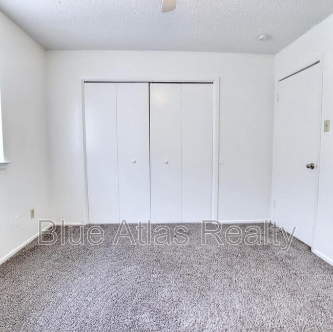 Building Photo - 2718 Wimbledon Ct