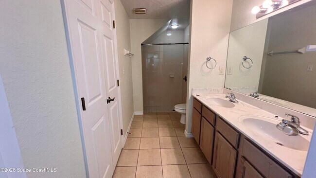 Building Photo - 100 Tucan Way