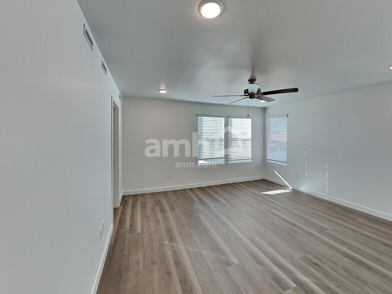 Building Photo - 25764 N 184th Dr