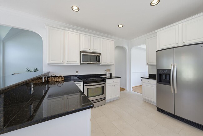 Building Photo - 2912 Oak Bridge Dr