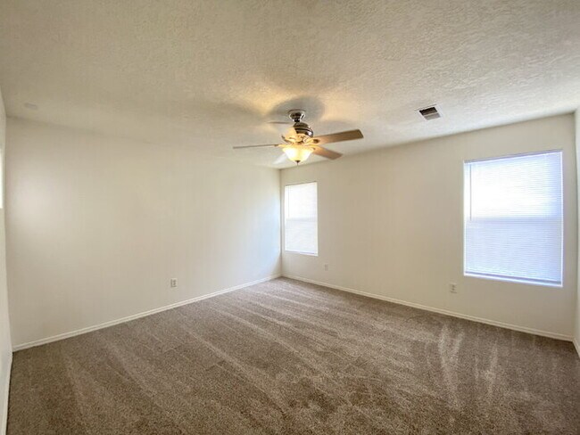 Building Photo - 2 STORY SW STYLE HOME W/LOFT