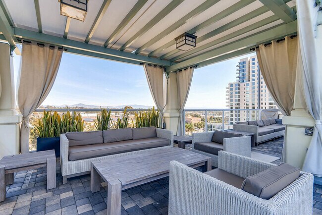 Building Photo - Gorgeous Condo Located on Cortez Hill in Downtown!