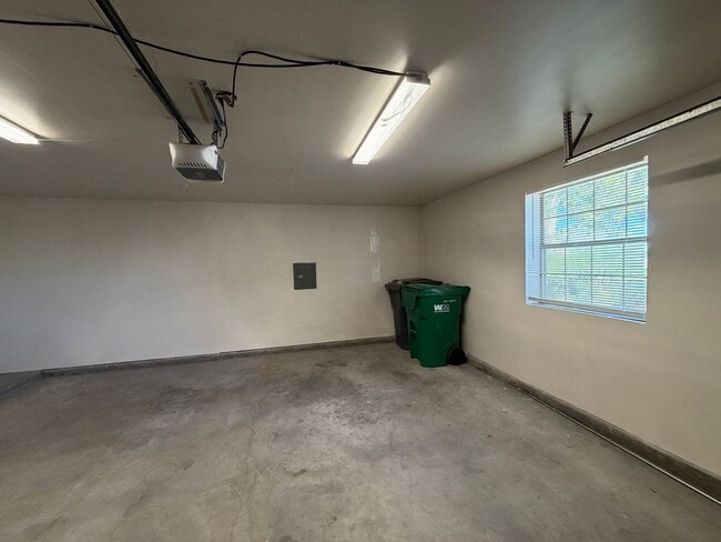 Building Photo - 2 Bedroom Single Story Home Available Near Unser Blvd NE & Northern Blvd NE in North Hills Rio Ra...