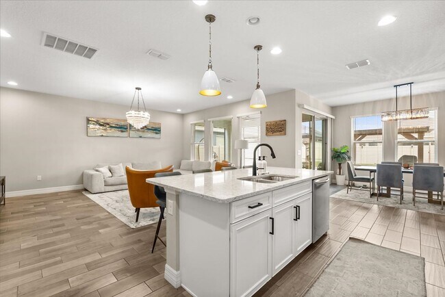 Building Photo - 1713 Pasture Lp