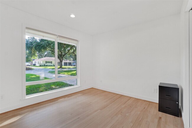 Building Photo - 5226 Kinglet St