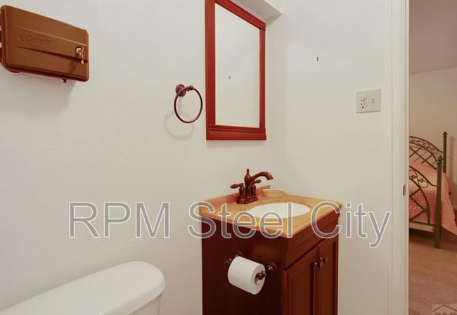 Building Photo - 2541 Taylor Ln