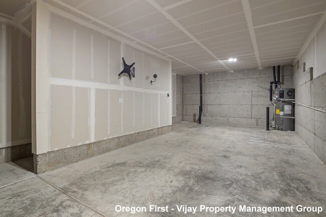 Building Photo - 15548 NW Linder St