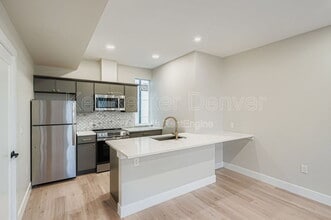 Building Photo - 2208 S Albion St