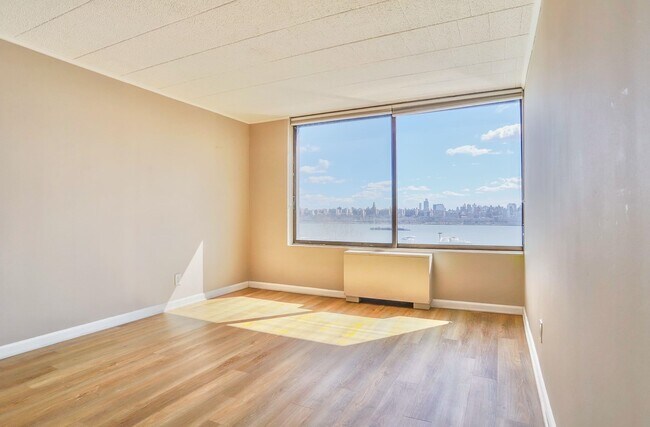 Building Photo - 9060 PALISADE Ave