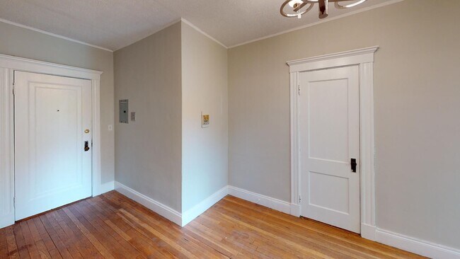 Building Photo - 110 Brainerd Rd