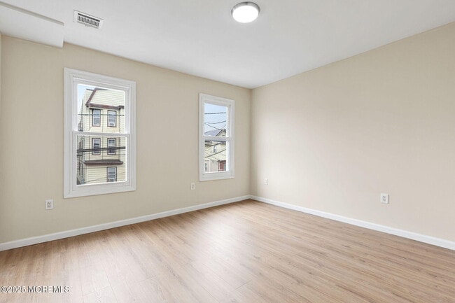 Building Photo - 216 Delaware St