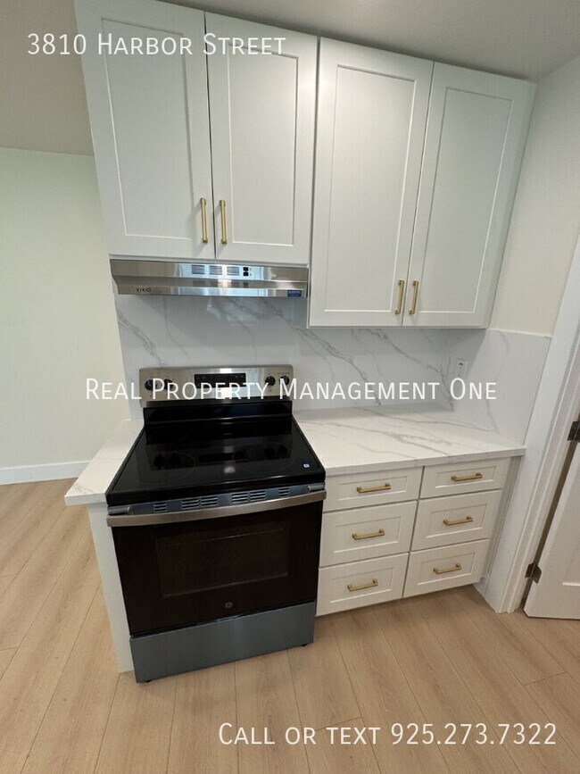 Building Photo - 3810 Harbor St