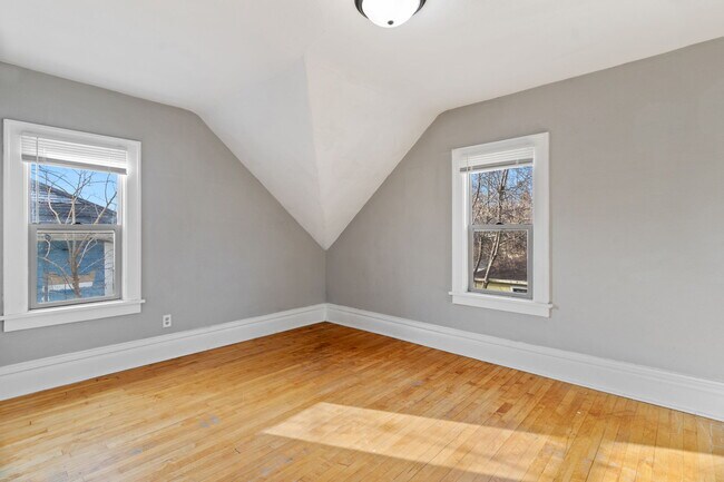 Building Photo - 1715 N Upton Ave