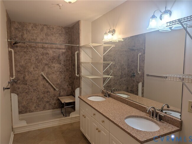 Building Photo - 301 Beacon Ridge Dr