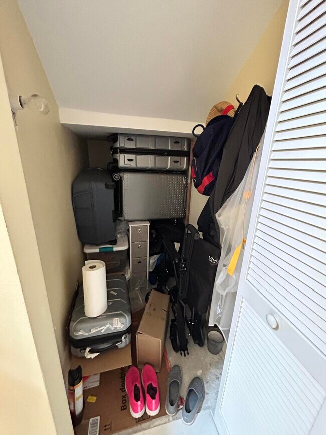 Building Photo - 7348 Lake Meadow Way