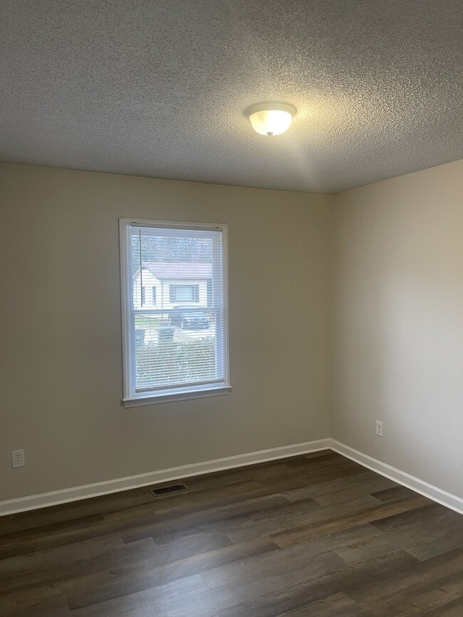 Building Photo - 912 Gregory St