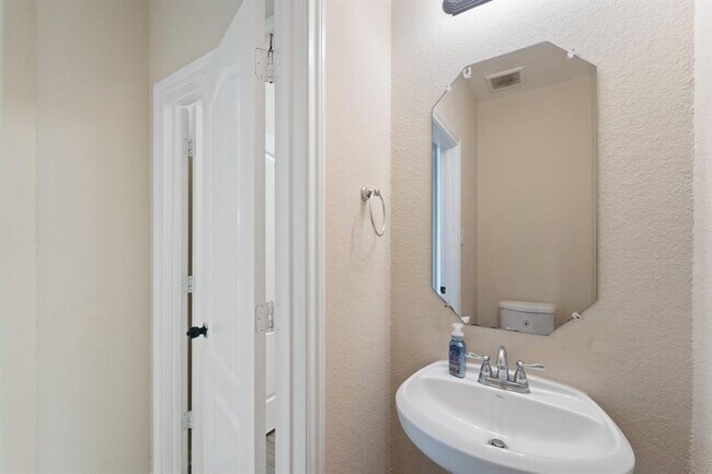 Building Photo - 29022 Crystal Rose Ln