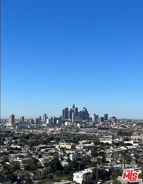 Building Photo - 3320 Two Tree Ave