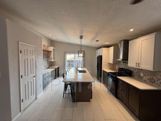 Building Photo - 10620 Rio Del Sole Ct NW