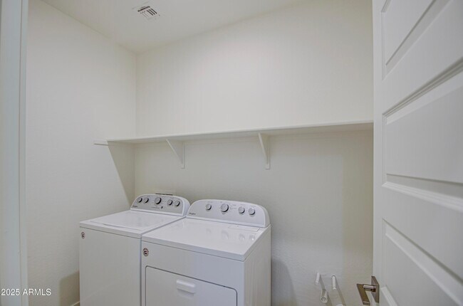 Building Photo - 36217 N Urika Dr