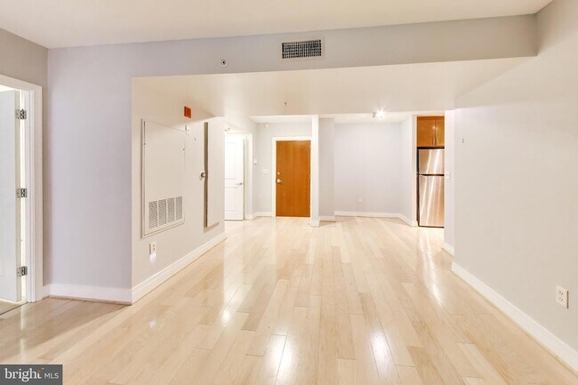 Building Photo - 915 E Street NW Unit 414