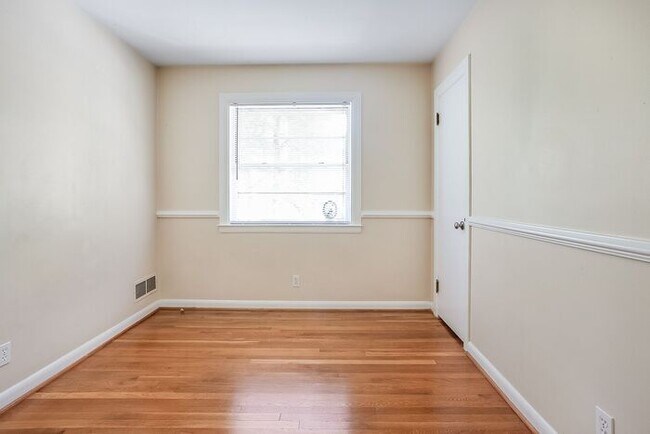 Building Photo - Druid Hills Hidden Gem! 4Bed-3 Bath, Hardwood Floors, Available NOW!