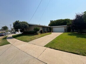 Building Photo - Charming 3-Bedroom Home for Rent in Serra ...