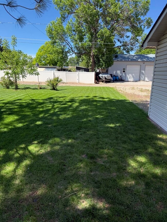 Building Photo - 3-bedroom, 2-bathroom home in the heart of Windsor with Detached Workshop!