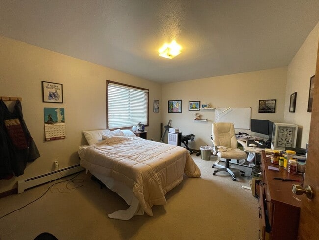Building Photo - 1624 Azalea Dr
