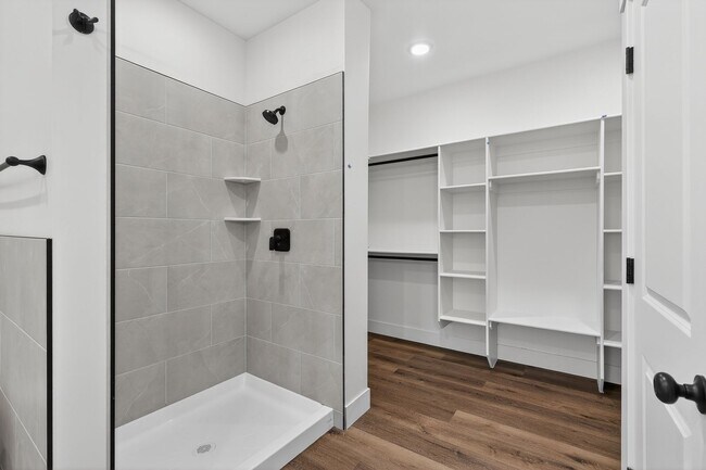 Building Photo - JR119L