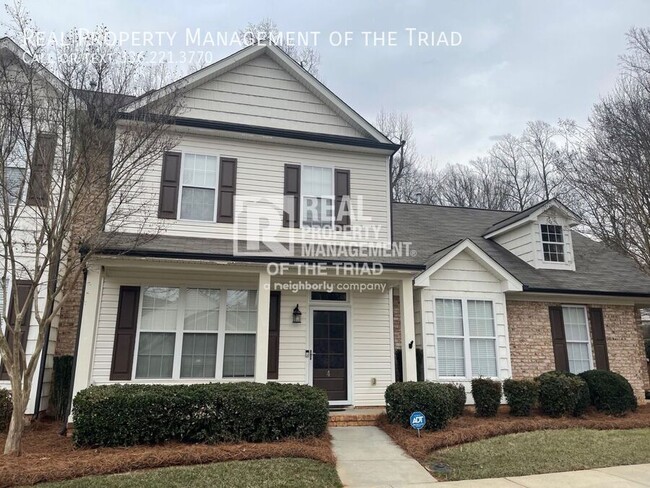 Primary Photo - 2 Bedroom/2.5 Bath Townhouse in Greensboro