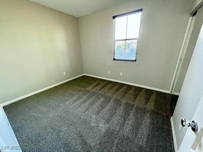 Building Photo - 4370 Westbury Square St