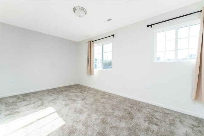 Building Photo - 3662 Foxton Dr