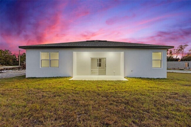 Building Photo - 123 Tulip Ln