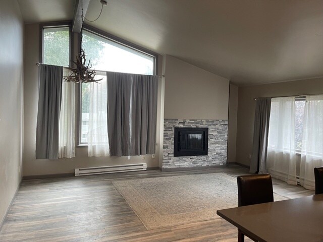 Building Photo - 211 W Beaver Creek Blvd