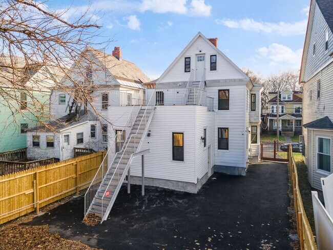 Building Photo - 84 N Allen St