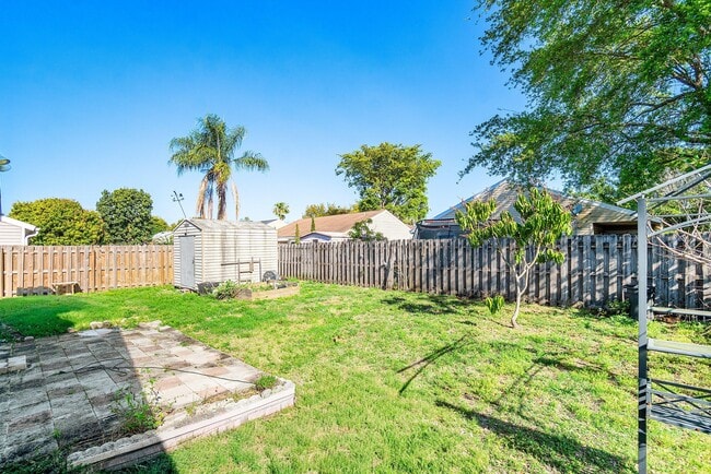 Building Photo - 7883 Blackwood Ln
