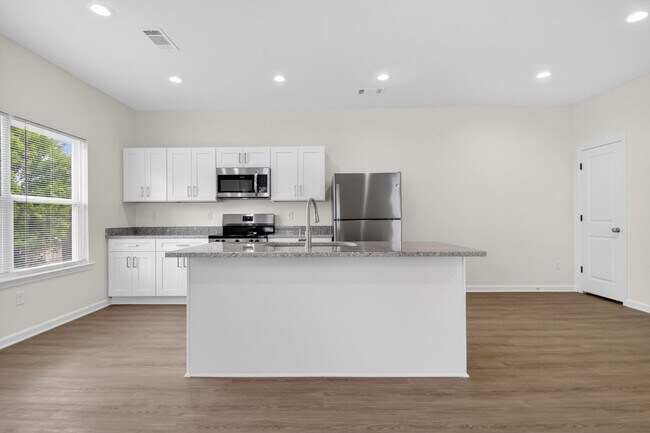 Building Photo - 3109 W 11th St