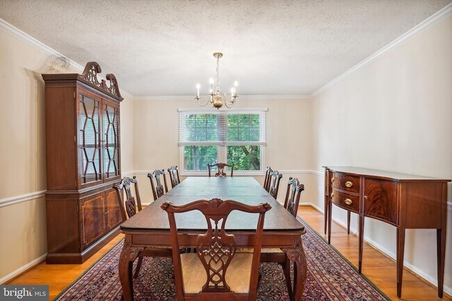 Building Photo - 9708 Locust Hill Dr