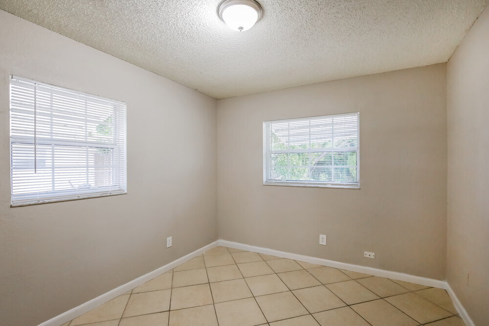 Building Photo - 357 NW 6th Ct