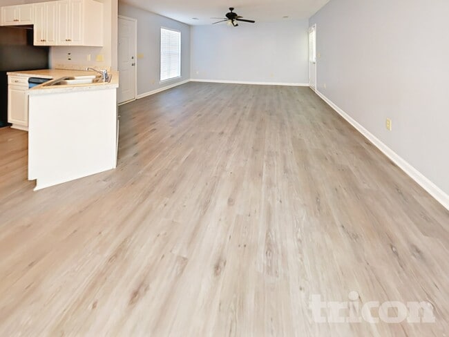 Building Photo - 22 Kingsway Rd