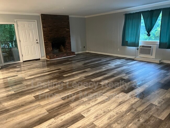 Building Photo - 2331 15th St NE