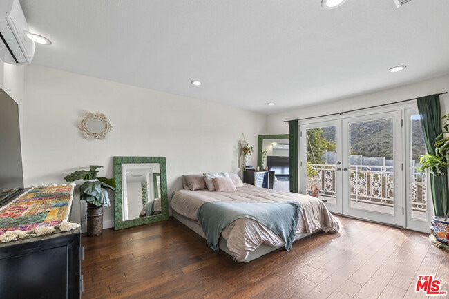 Building Photo - 3804 Vista Linda Dr