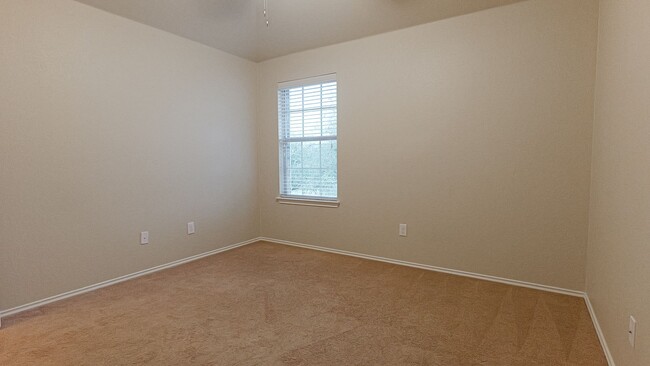 Building Photo - 4/2.5 Rental in Summerlyn Subdivision, Lea...