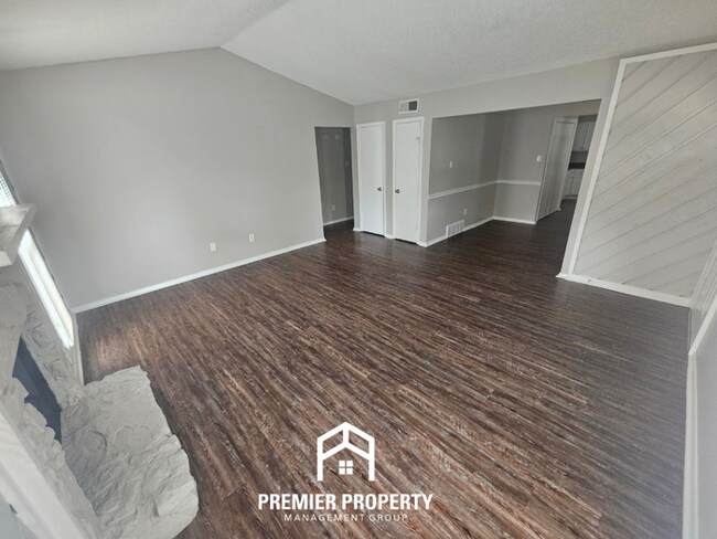 Building Photo - Charming 3BR/2BA Home in 38141 | Vaulted Ceilings, Fireplace & 2-Car Garage