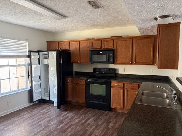 Building Photo - 2033 Victory Gallop Ln